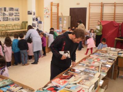 VI Feria del libro en el colegio de Valenzuela